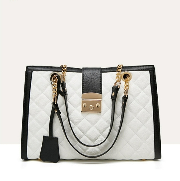 BLACK AND WHITE HANDBAG WITH GOLD CHAIN STRAPS (KELOLADS) BRAND SIZE 35'… - Picture 5 of 11